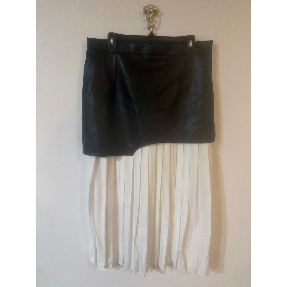 Micas Black Faux Leather and White Pleated Asymmetric Midi Skirt XL